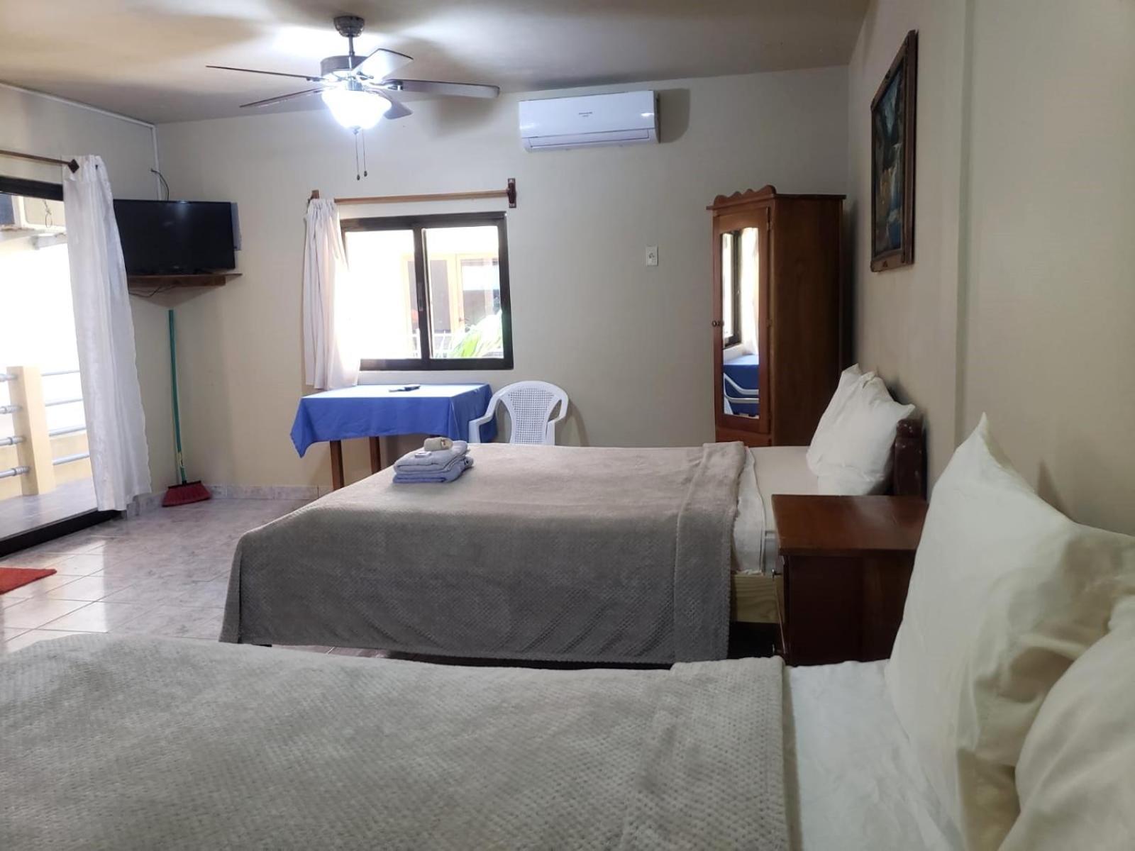 Beach Side Condos Caye Caulker By Ccvh Exterior photo
